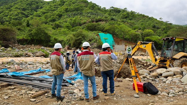 La construcción del puente demanda una inversión de S/. 7 millones 462 mil soles y se encuentra a cargo del “Consorcio Puente Olmos”