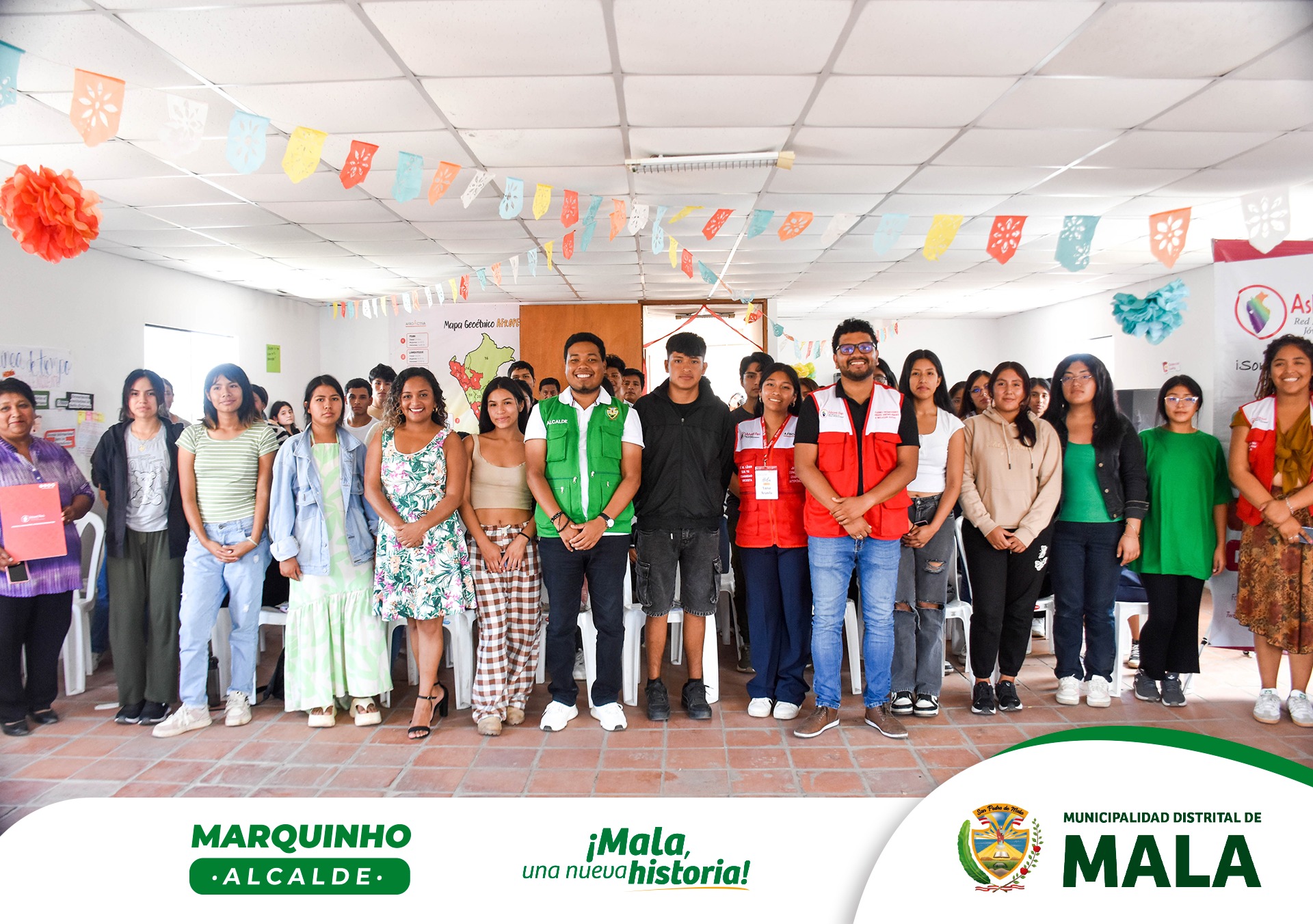 La Red Peruana de Jóvenes Afrodescendientes Ashanti Perú, en colaboración con la Municipalidad Distrital de Mala, inauguró con éxito su Centro Intercultural en Mala.
El evento, que buscó promover el liderazgo juvenil y fortalecer la identidad cultural afroperuana, contó con la presencia del alcalde Marquinho Espichán, la regidora Zoraida Gonzales Díaz, la presidenta del centro Luisa Aranda Lara y el director de Proyectos Sociales, Jorge Ramírez. La jornada destacó la importancia de la interculturalidad y el compromiso de los jóvenes con sus raíces culturales.
𝙈𝙖𝙡𝙖, 𝙪𝙣𝙖 𝙣𝙪𝙚𝙫𝙖 𝙝𝙞𝙨𝙩𝙤𝙧𝙞𝙖