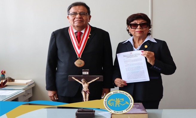 Juramentación de la Mg. Luz Gasdaly Paico Panta como coordinadora general de tutoría de la Universidad Nacional José Faustino Sánchez Carrión.