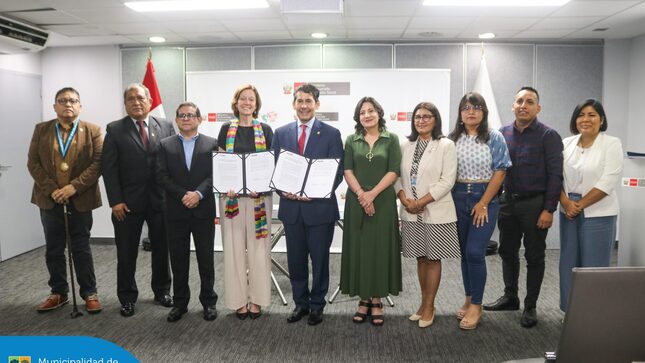 Gracias a un convenio entre el Ministerio de Desarrollo e Inclusión Social del Perú y el Programa Mundial de Alimentos de las Naciones Unidas, nuestros vecinos pertenecientes al Programa de Complementación Alimentaria para el Paciente con Tuberculosis (PANTBC) pronto tendrán acceso a una alimentación complementaria saludable y oportuna! 🍎🥦
💳 Con la entrega de tarjetas alimentarias, los beneficiarios podrán adquirir alimentos nutritivos recomendados por el Ministerio de Salud, fortaleciendo su recuperación y calidad de vida.
🌟 Jesús María sigue comprometido con el cuidado y la inclusión de quienes más lo necesitan. ¡Seguimos avanzando juntos!