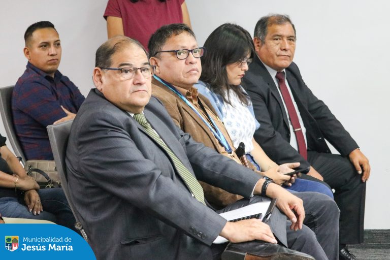 Gracias a un convenio entre el Ministerio de Desarrollo e Inclusión Social del Perú y el Programa Mundial de Alimentos de las Naciones Unidas, nuestros vecinos pertenecientes al Programa de Complementación Alimentaria para el Paciente con Tuberculosis (PANTBC) pronto tendrán acceso a una alimentación complementaria saludable y oportuna! 🍎🥦
💳 Con la entrega de tarjetas alimentarias, los beneficiarios podrán adquirir alimentos nutritivos recomendados por el Ministerio de Salud, fortaleciendo su recuperación y calidad de vida.
🌟 Jesús María sigue comprometido con el cuidado y la inclusión de quienes más lo necesitan. ¡Seguimos avanzando juntos!