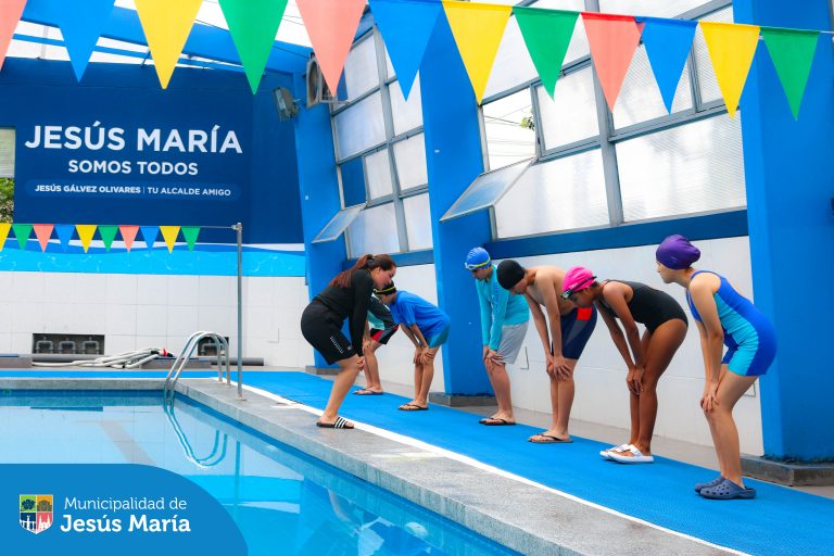 ¡La diversión ya comenzó! Muchos niños y jóvenes ya se están preparando para disfrutar de FEBRERO en nuestra renovada Piscina Municipal, el lugar perfecto para refrescarse del calor, aprender nuevas habilidades y divertirse al máximo.
💻 ¡Inscríbelos ahora y asegura su lugar! 👉 bit.ly/47SAHWF
¡No dejes que tus hijos se pierdan esta experiencia inolvidable!