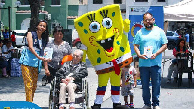 Reafirmamos nuestro compromiso con una comunidad que incluye, respeta y apoya. Por ello estuvimos en la Plaza San José donde promovimos la ordenanza municipal que asegura la atención preferente para personas con Trastorno del Espectro Autista (TEA) y sus acompañantes, marcando un paso importante hacia un distrito más humano y accesible. 
Porque en Jesús María, creemos que la inclusión es más que un valor, es nuestra forma de construir un futuro mejor para todos 