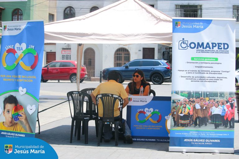 Reafirmamos nuestro compromiso con una comunidad que incluye, respeta y apoya. Por ello estuvimos en la Plaza San José donde promovimos la ordenanza municipal que asegura la atención preferente para personas con Trastorno del Espectro Autista (TEA) y sus acompañantes, marcando un paso importante hacia un distrito más humano y accesible.
Porque en Jesús María, creemos que la inclusión es más que un valor, es nuestra forma de construir un futuro mejor para todos