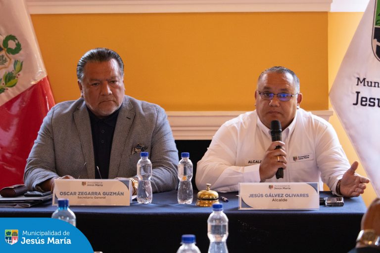 La Municipalidad de Jesús María realizó la primera Sesión Ordinaria del Concejo Municipal 2025. 🤝
El alcalde Jesús Gálvez Olivares y sus regidores mostraron su compromiso de trabajar juntos por el desarrollo de nuestro distrito.
Mira la transmisión aquí 👉 bit.ly/4hlE6lL