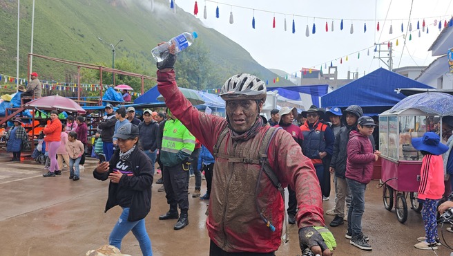 Ciclismo profesional en la modalidad Cross Country en el distrito de Cusipata un deporte de Auge