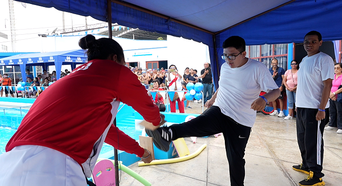 Verano Inclusivo: EsSalud ofrece talleres gratuitos de nado sincronizado y taekwondo