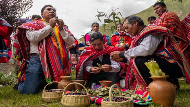 Celebraci贸n del Capul铆 Raymi una fiesta tradicional con presentaci贸n de Danzas Fokl贸ricas
