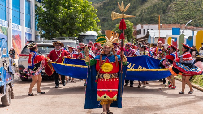 Celebraci贸n del Capul铆 Raymi una fiesta tradicional con presentaci贸n de Danzas Fokl贸ricas