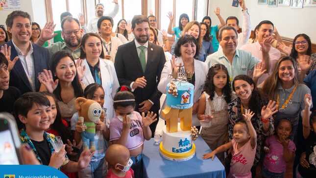 Estuvimos presentes en la celebración del aniversario de la Asociación Casa Ronald McDonald , un hogar que ha brindado apoyo, amor y fortaleza a miles de familias que más lo necesitan. 🌟👨‍👩‍👧
Desde la Municipalidad de Jesús María, reconocemos y agradecemos su enorme labor que transforma vidas y crea sonrisas. 🕊️✨
¡Muchas felicidades por estos 11 años haciendo la diferencia!

