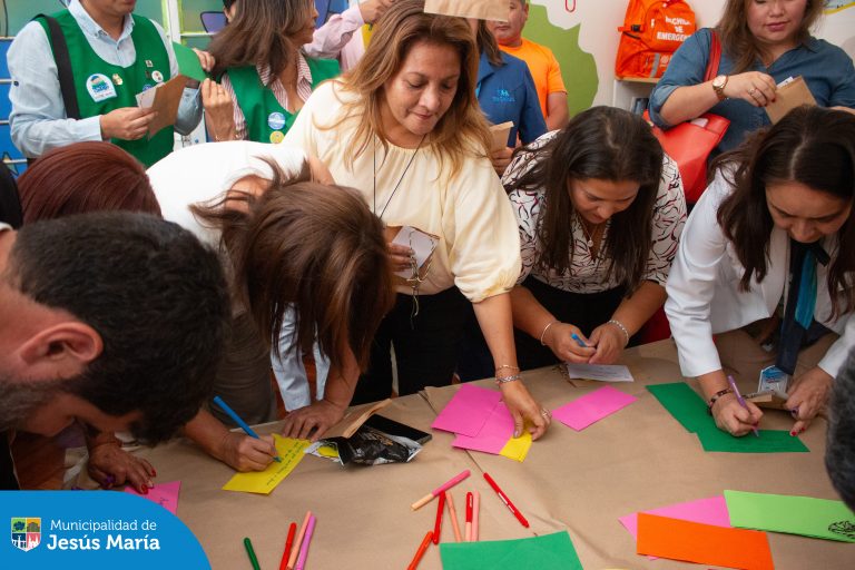Estuvimos presentes en la celebración del aniversario de la Asociación Casa Ronald McDonald , un hogar que ha brindado apoyo, amor y fortaleza a miles de familias que más lo necesitan. 🌟👨👩👧
Desde la Municipalidad de Jesús María, reconocemos y agradecemos su enorme labor que transforma vidas y crea sonrisas. 🕊️✨
¡Muchas felicidades por estos 11 años haciendo la diferencia!