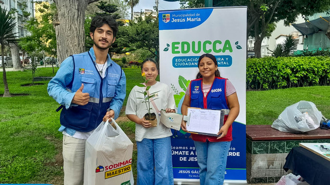 Se realizó la Campaña “Ruta de Reciclaje” en el Parque Pedro La Rosa. ♻️ Nuestros vecinos asistentes demostraron su compromiso con el medio ambiente al intercambiar residuos aprovechables por hermosas plantitas ornamentales y otros incentivos ecológicos. 🪴🛍️
¡Gracias a la colaboración de todos los jesusmarianos!