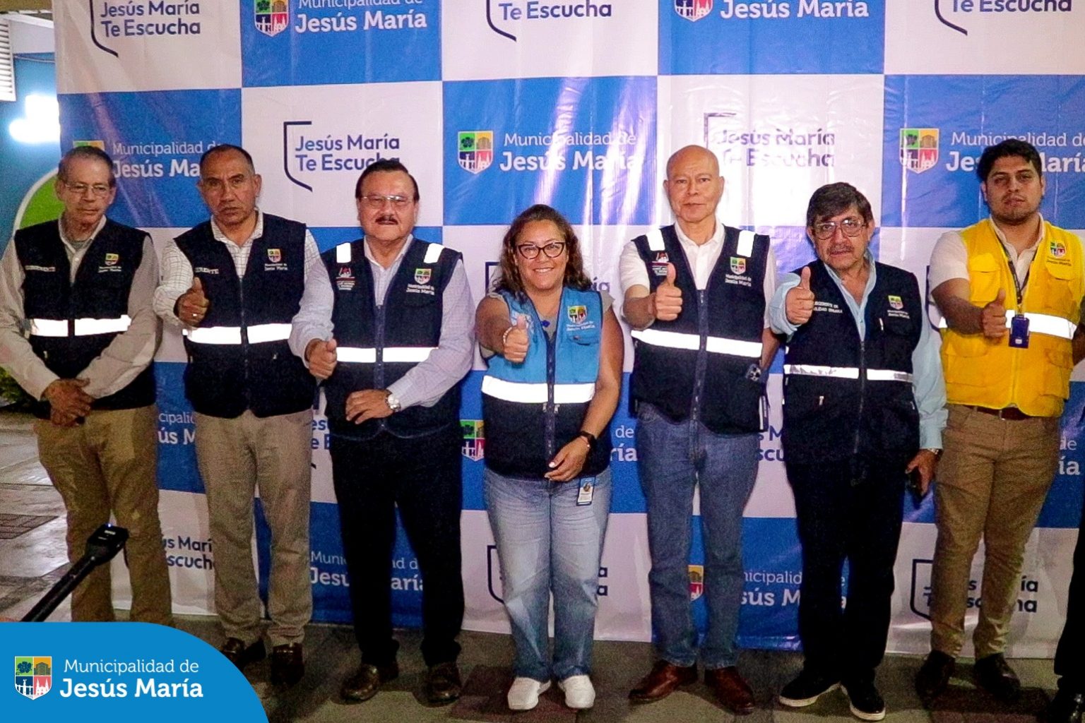 En una noche de diálogo y respeto, las Gerencias de Seguridad Ciudadana y Fiscalización y las Subgerencias de Movilidad Urbana y Gestión de Riesgo de Desastres de la Municipalidad de Jesús María, estuvieron en el Conjunto Residencial San Felipe para escuchar de primera mano, las inquietudes y sugerencias de nuestros vecinos. 📢💬 Nuestros vecinos jesusmarianos fueron atendidos, expresando sus preocupaciones y propuestas para mejorar el distrito.
👉🏻 ¡Pronto llegaremos a tu zona! Mantente informado a través de los promotores de tu zona y las Juntas Vecinales.
📢 Seguiremos firmes en nuestro compromiso de diálogo abierto y transparente, porque #JesúsMaríaSomosTodos.