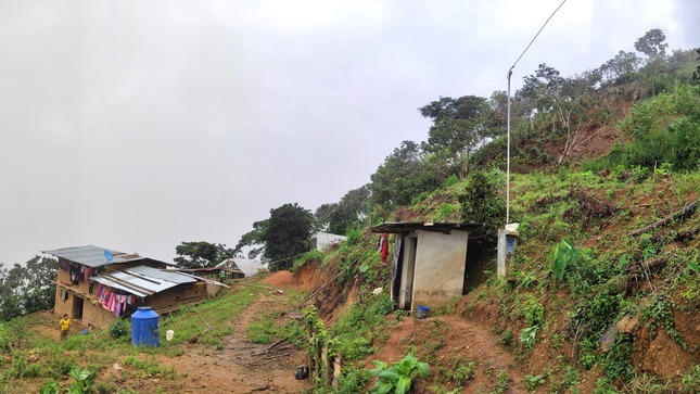 Las fuertes lluvias que afectan diversas comunidades del distrito de San Ignacio  continúan generando serios daños materiales y poniendo en riesgo a las familias. 