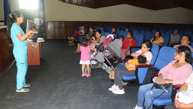 Municipalidad realiza charlas informativas a beneficiarias de vaso de leche de la provincia de Huarmey