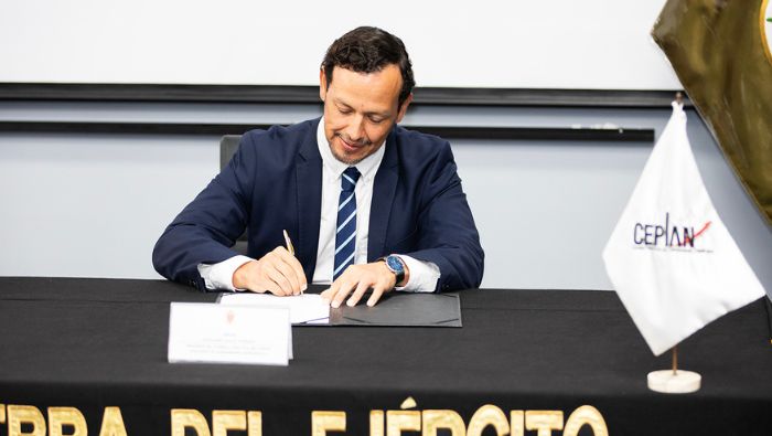 Suscripción de adenda de convenio entre el Ceplan y la Escuela Superior de Guerra del Ejército – Escuela de Postgrado (ESGE-EPG)