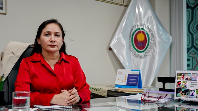 Alcaldesa Janet Castagne alcanzará iniciativa legislativa al ministro de Transportes y Comunicaciones, Raúl Pérez Reyes y a los congresistas de Ucayali. 