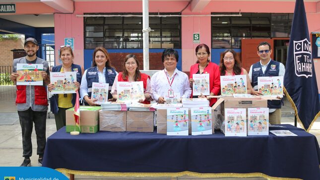 En un trabajo coordinado con la UGEL 03, estamos asegurando que los estudiantes de nuestro distrito inicien el Año Escolar 2025 con todos los materiales necesarios. 
Las escuelas Teresa González de Fanning, CAP FAP José Abelardo Quiñones, Diego Ferré y Gabriela Mistral ya están recibiendo sus textos escolares, garantizando que los alumnos tengan sus recursos desde el primer día de clases. 
¡Colaborar con educación es construir el futuro!