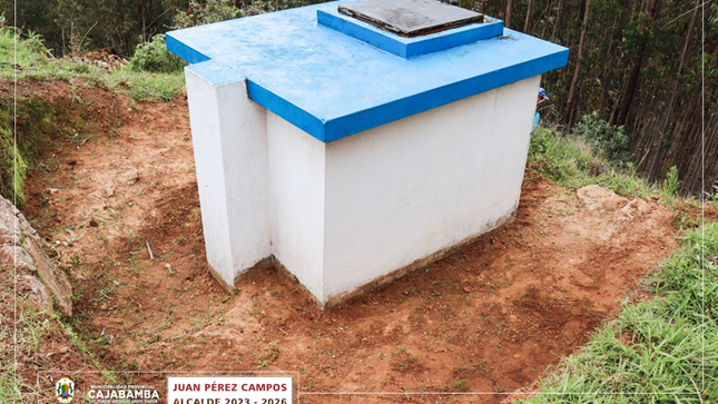 Se realizo trabajos de limpieza de deshierbe en la áreas de los sistemas de la linea mitriz de agua potable