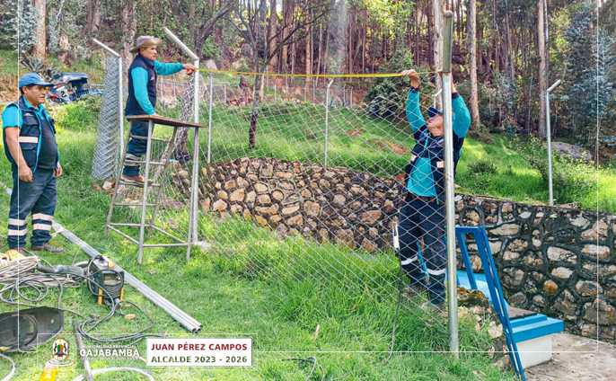 Construcción de cerco perimetrico de la captación y reservorio de Tacshana