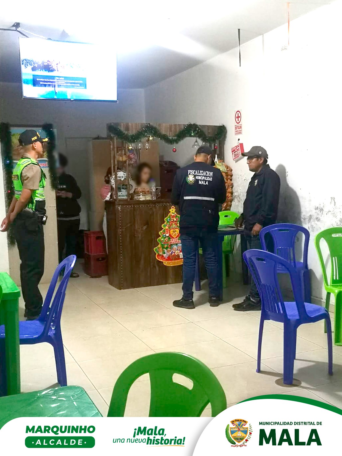 La Municipalidad Distrital de Mala a trav茅s de la Subgerencia de Fiscalizaci贸n y Control Municipal y la Subgerencia de Seguridad Ciudadana realizaron en conjunto con la Comisaria PNP de Mala, un Operativo Inopinado a locales nocturnos que se dedican a expender bebidas alcoh贸licas.
Estos operativos se llevan a cabo todos los fines de semana, teni茅ndose como objetivo clausurar los locales que expenden licor sin las autorizaciones correspondientes, en esta oportunidad se intervino un restaurante que se dedicaba a expender bebidas alcoh贸licas, por lo que, se procedi贸 inmediatamente a la clausura.
La Polic铆a Nacional se encarg贸 de verificar mediante el control de identidad a los usuarios de este local con la finalidad de corroborar si cuentan con alguna requisitoria y a los que no contaban con el DNI, procedieron a trasladarlos a la Comisaria.
De esta manera demostramos nuestro compromiso para lograr la reducci贸n de faltas que puedan afectar la seguridad y tranquilidad de nuestros vecinos, garantizando que todos puedan disfrutar de un entorno seguro.
Desde nuestra gesti贸n, trabajamos siempre para salvaguardar la seguridad y tranquilidad de nuestra comunidad male帽a.
饾檲饾櫀饾櫋饾櫀, 饾櫔饾櫍饾櫀 饾櫍饾櫔饾櫄饾櫕饾櫀 饾櫇饾櫈饾櫒饾櫓饾櫎饾櫑饾櫈饾櫀 馃寗