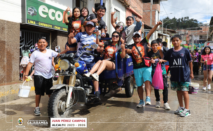 Tercera globeada del carnaval de la diversidad Cajabamba 2025