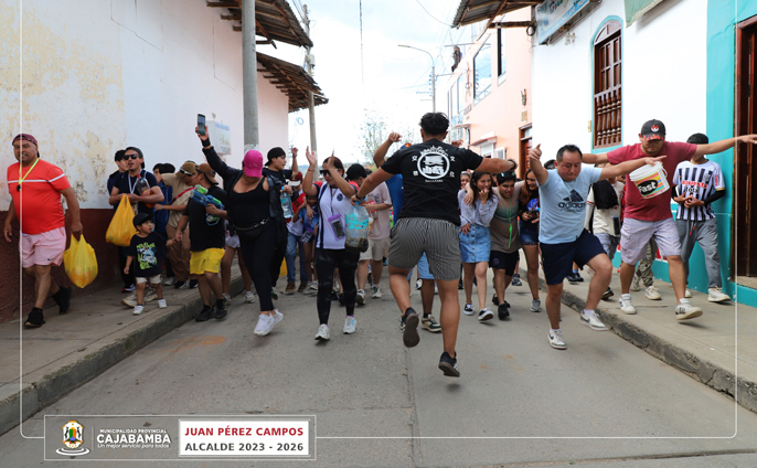 Tercera globeada del carnaval de la diversidad Cajabamba 2025