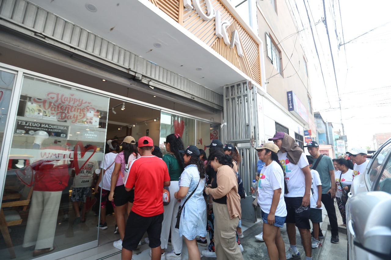 La Ruta del Helado de SJL refrescó a docenas de vecinos ante el calor incesante