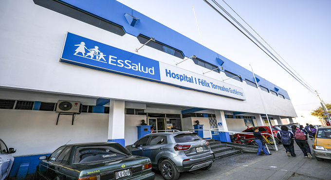 EsSalud: Médicos de Ica extirpan enorme tumor abdominal que simulaba un embarazo en una mujer de 39 años