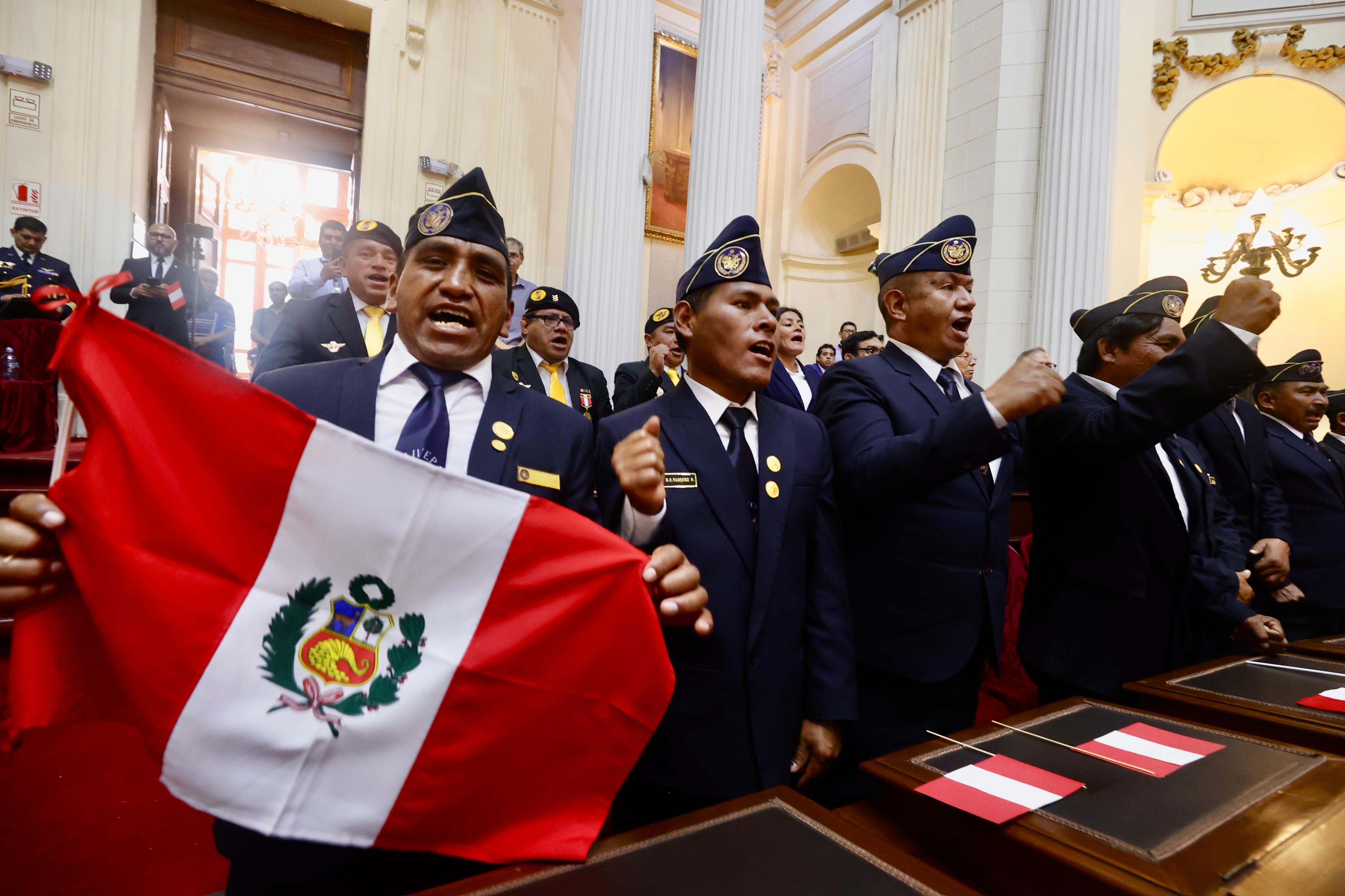 Ministro de Defensa resalta el papel de los símbolos patrios en la identidad y unidad del país