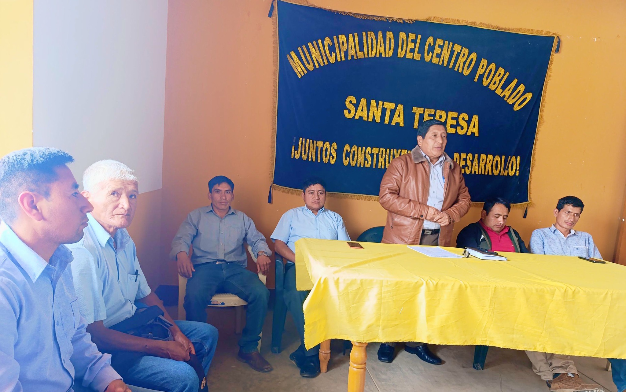 Alcalde gestionarรก financiamiento para Proyecto de agua y saneamiento del caserรญo Santa Rosa