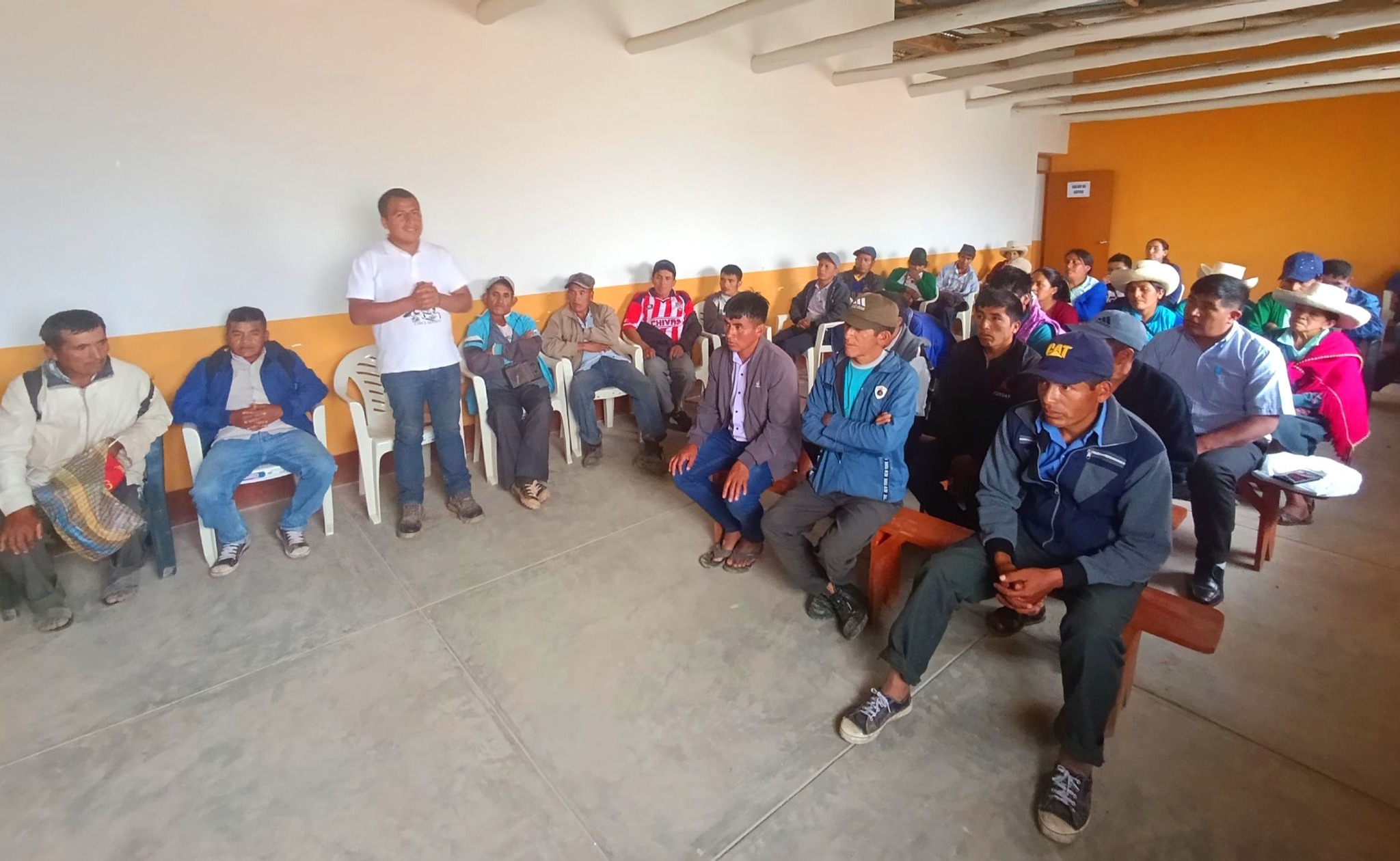 Alcalde gestionarรก financiamiento para Proyecto de agua y saneamiento del caserรญo Santa Rosa