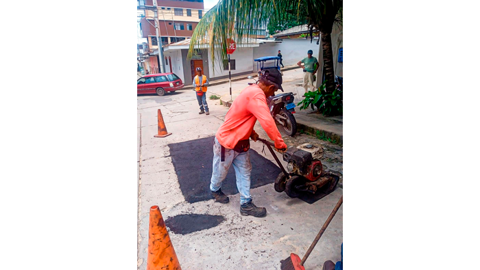 Resanado de vΓas en diferentes arterias de la ciudad de Tarapoto.