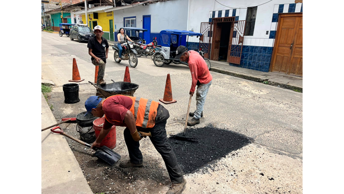 Resanado de vΓas en diferentes arterias de la ciudad de Tarapoto.