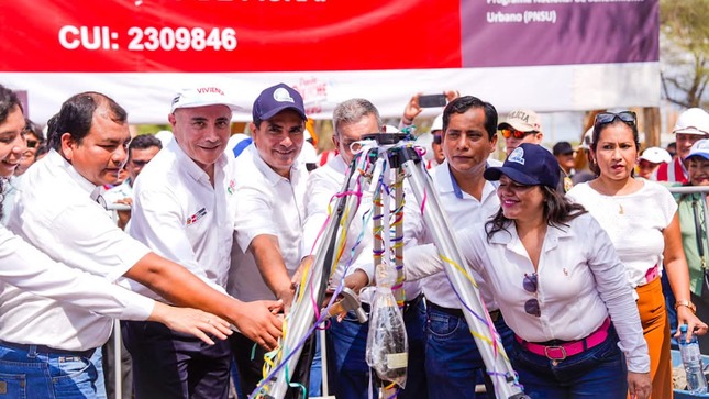 Gobernador y ministro Whittembury dan inicio a obra de agua potable y alcantarillado en beneficio de más de 300 mil sullaneros