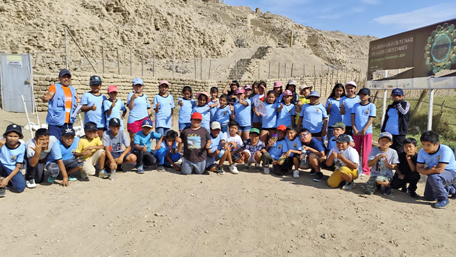 Alumnos de las vacaciones útiles 2025 visitan mausoleo el castillo de Huarmey