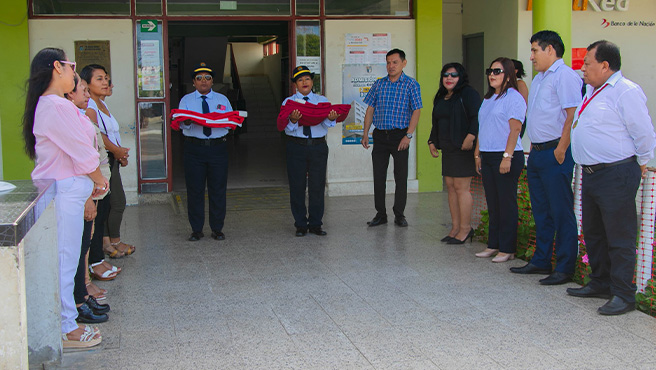 Ceremonia dominical de izamiento de banderas en la provincia de Huarmey