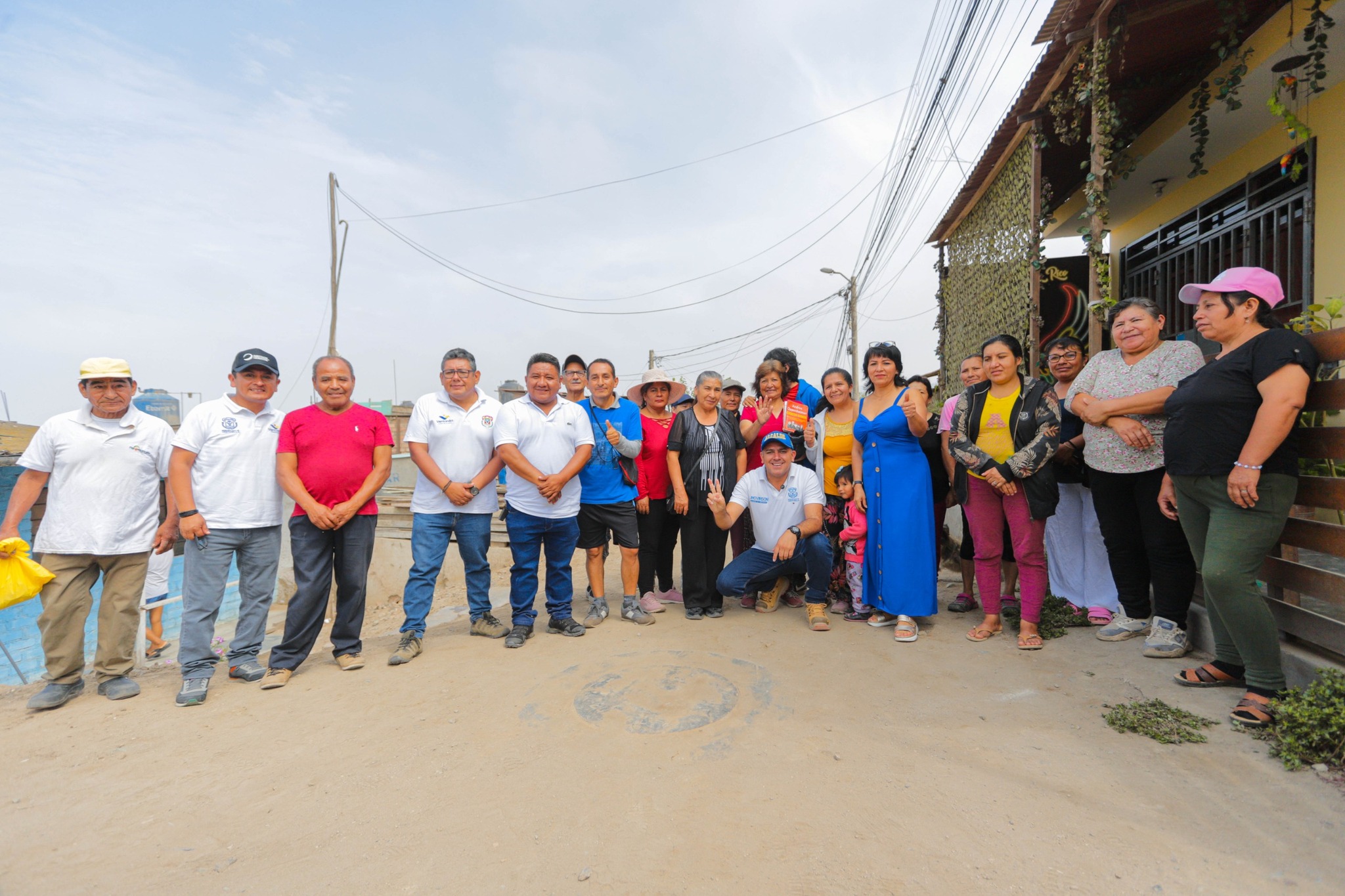 🚧✨ ¡Inician obras en AH Shalom! Pistas, veredas y remodelación de la losa deportiva para más progreso y empleo en Pachacútec. 🚀✅