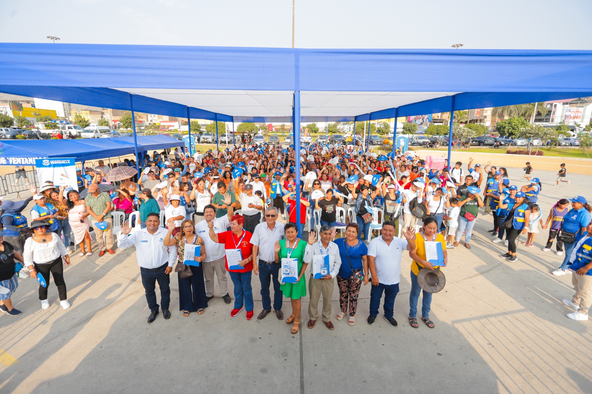 🤝✨ Juramentaron 23 juntas vecinales y 17 comités de damas en Ventanilla para trabajar por la comunidad. 🏡✅