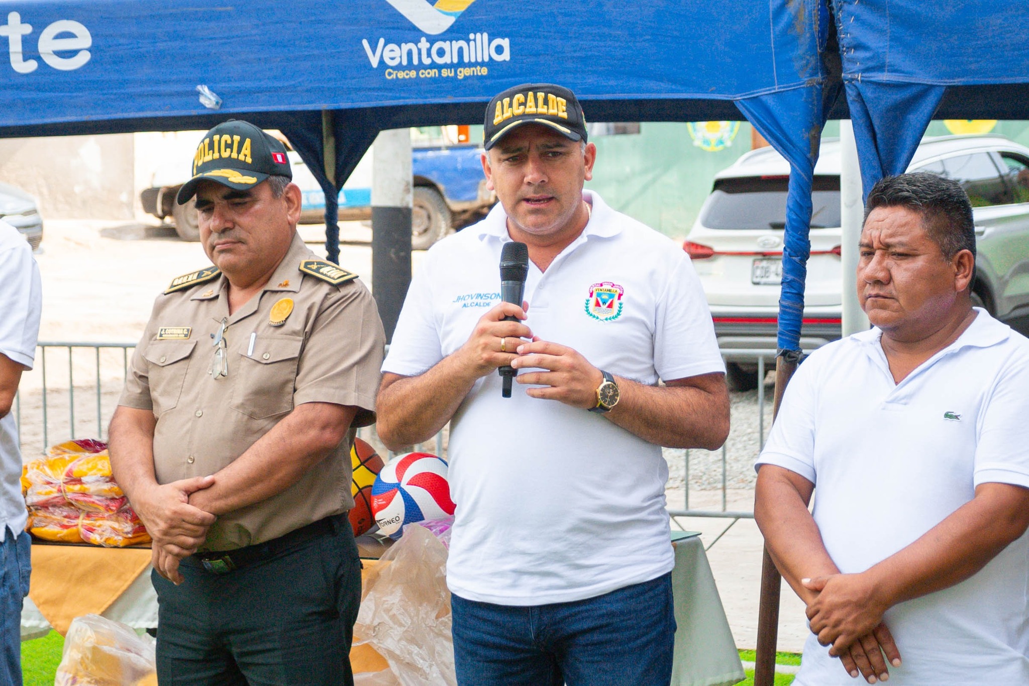 👮♂️✨ Entregan nueva indumentaria a Juntas Vecinales de Seguridad para fortalecer el trabajo con la PNP y el municipio. 🤝✅
