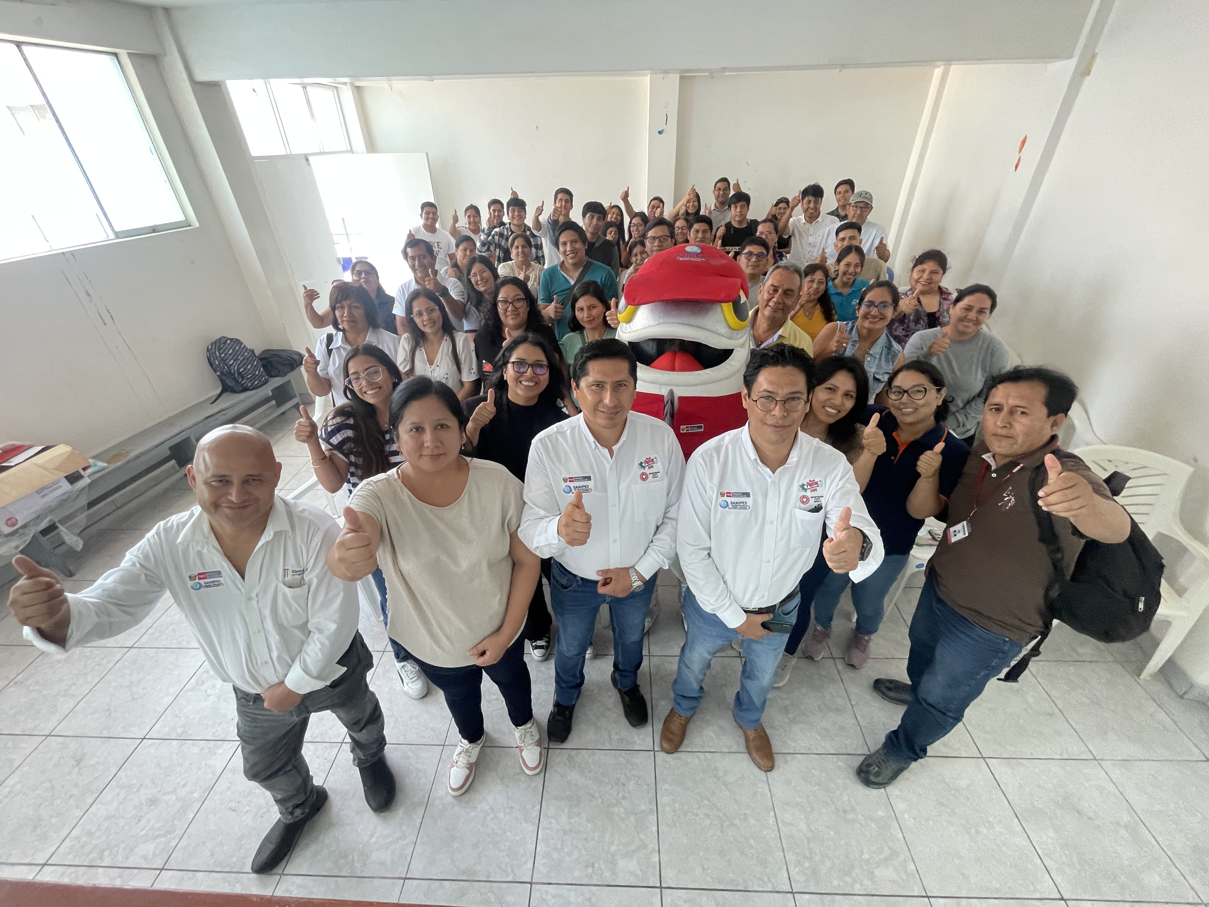 Sanipes capacita a productores y comercializadores de conservas de pescado en certificación sanitaria y registro sanitario