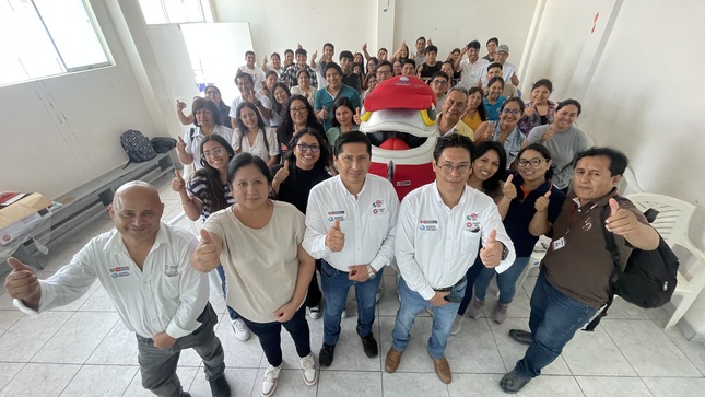 Sanipes capacita a productores y comercializadores de conservas de pescado en certificación sanitaria y registro sanitario