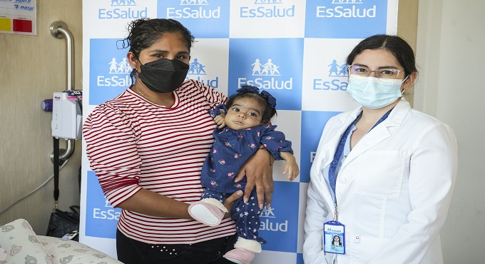 Bebé de seis meses se convierte en la paciente más joven en recibir un trasplante en el Hospital Almenara