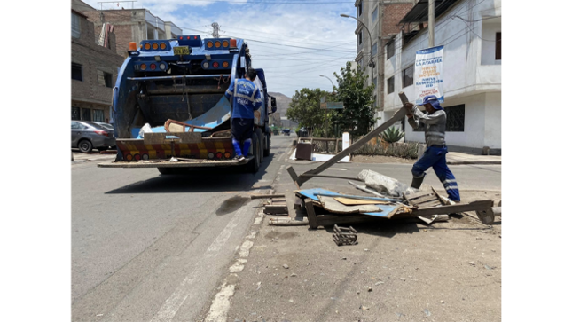 Se pudo recolectar materiales en desuso como maderas, llantas, muebles viejos y plásticos. Esta campaña no solo contribuye en la limpieza y orden en los hogares, sino también a la reducción de residuos que contaminan el medio ambiente.