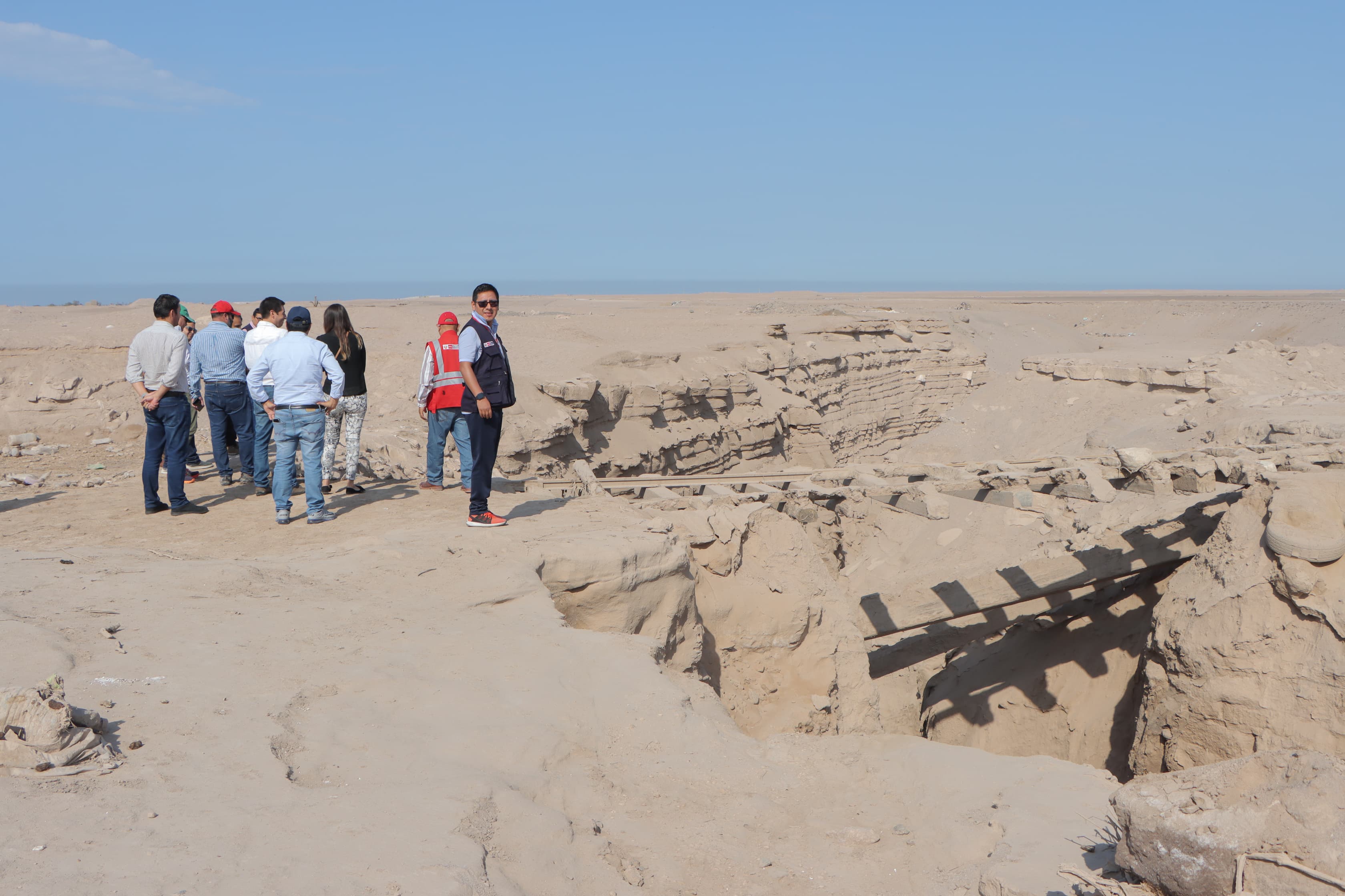 Verifican vía férrea Tacna-Arica afectada por desborde en Arica