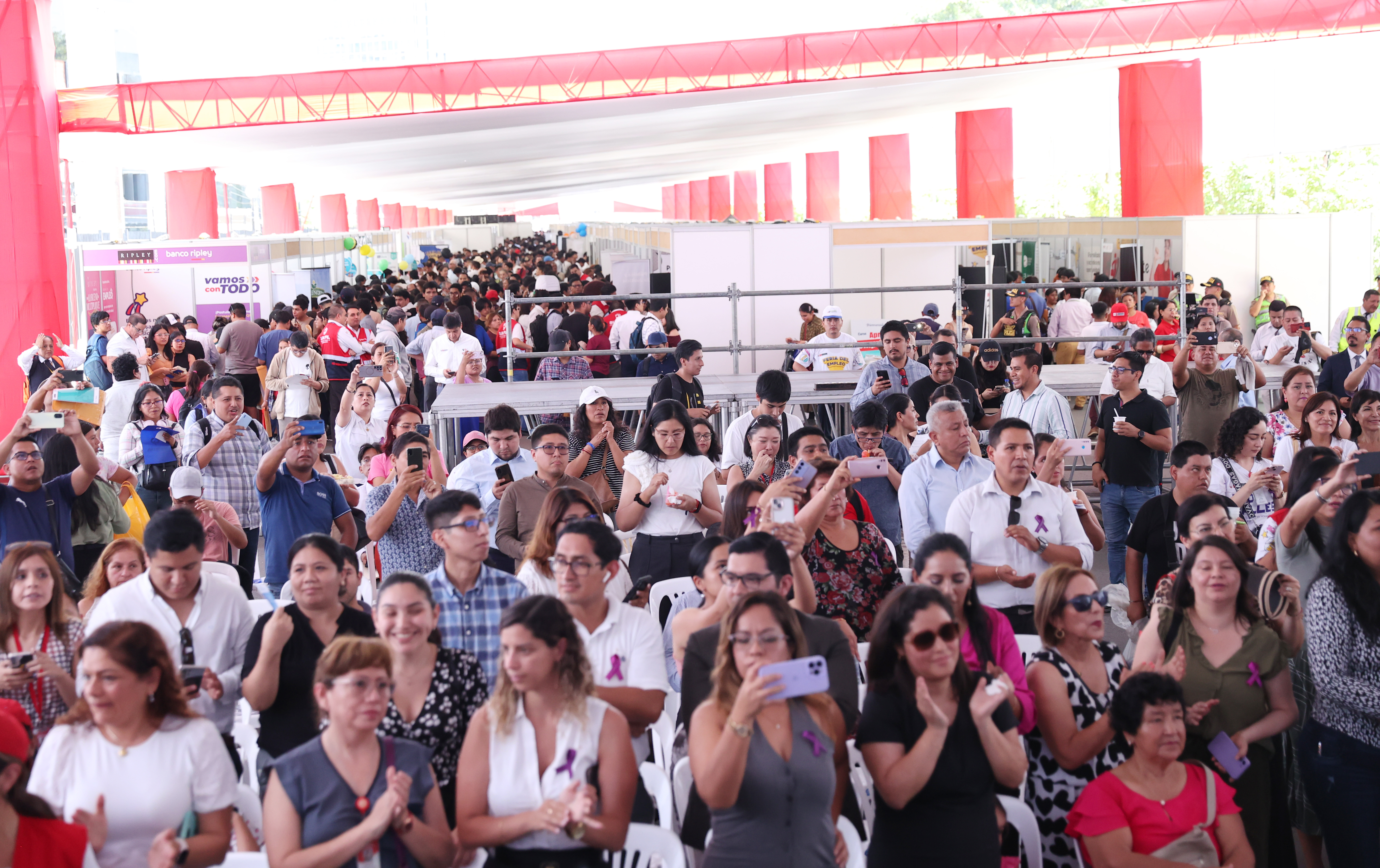 MTPE: miles de ciudadanos asisten a la Feria del Empleo que ofrece más de 8000 ofertas de empleo