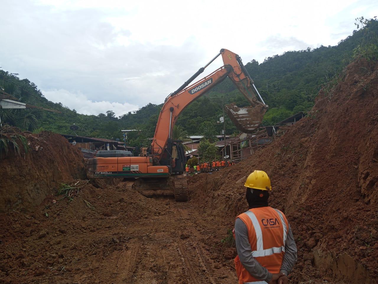 Fuerzas Armadas en acción: rehabilitan ruta vital en Amazonas tras deslizamiento