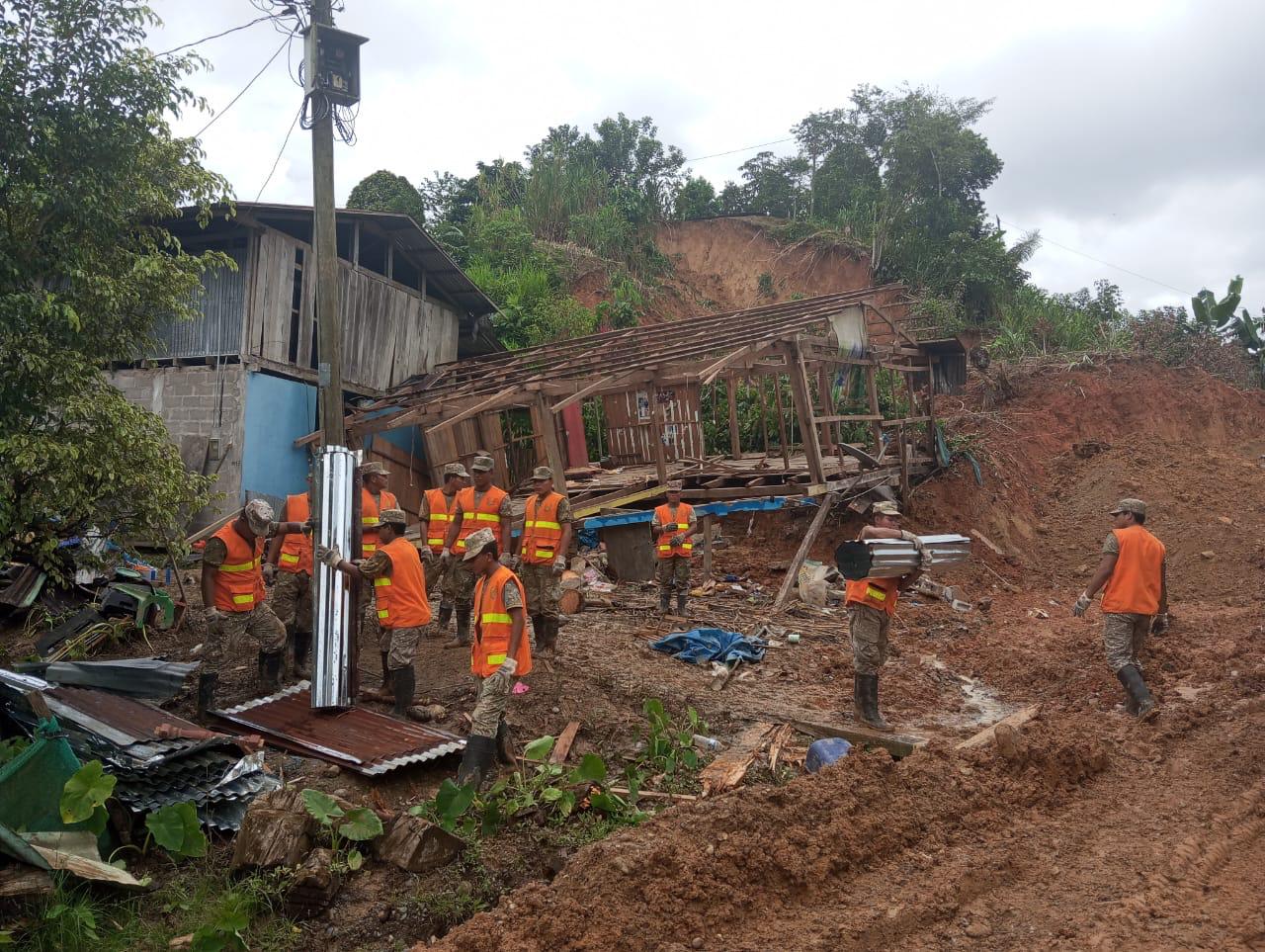 Fuerzas Armadas en acción: rehabilitan ruta vital en Amazonas tras deslizamiento
