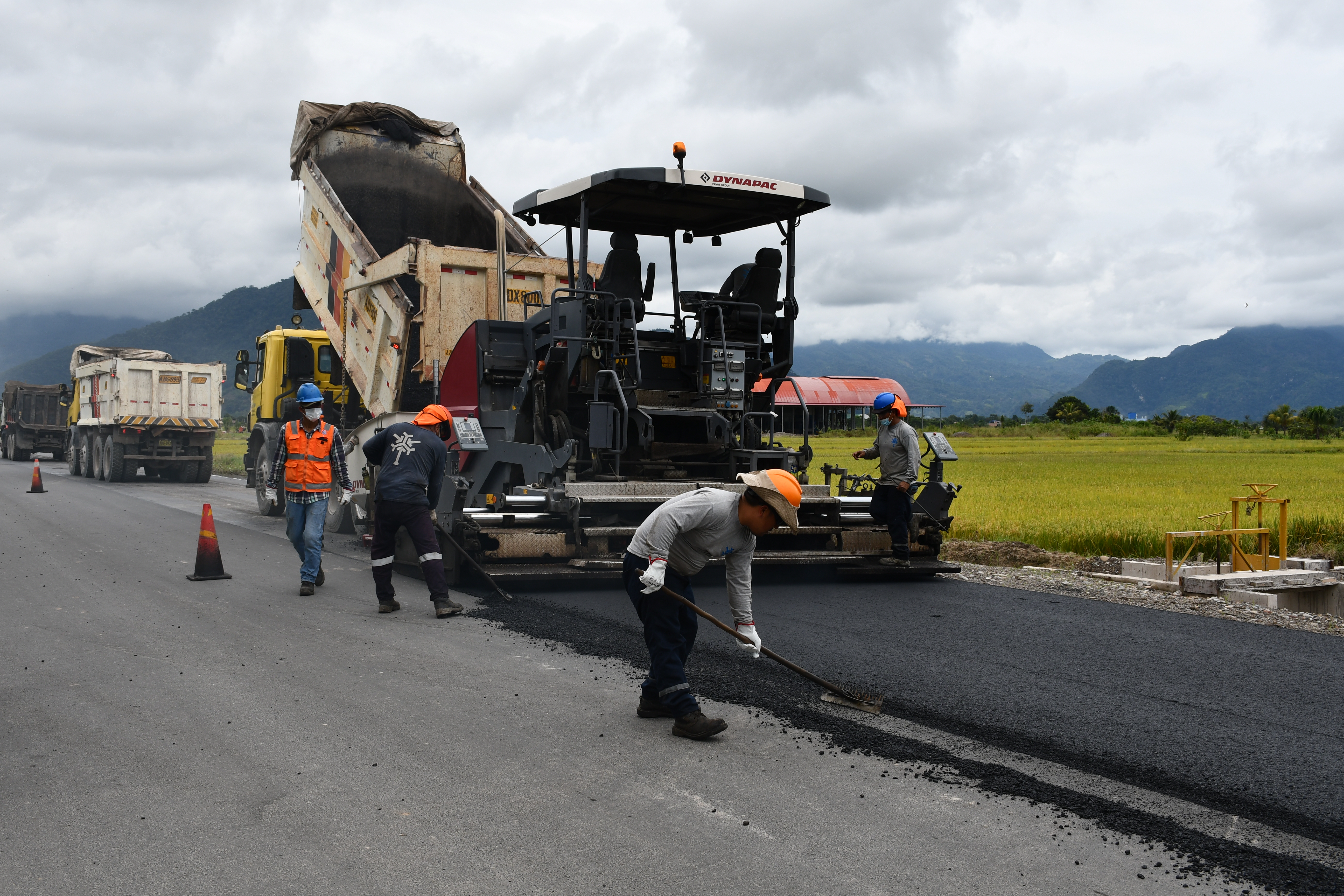 asfaltado de la carretera Nueva Cajamarca - San Fernando - Yuracyacu