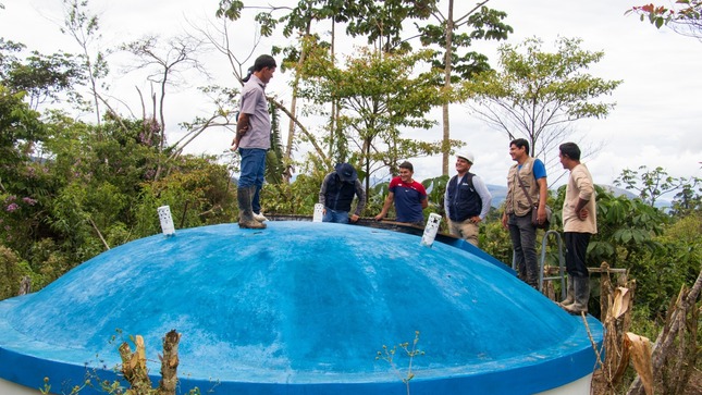 Revisan Sistema de Agua en Nueva Tacabamba.